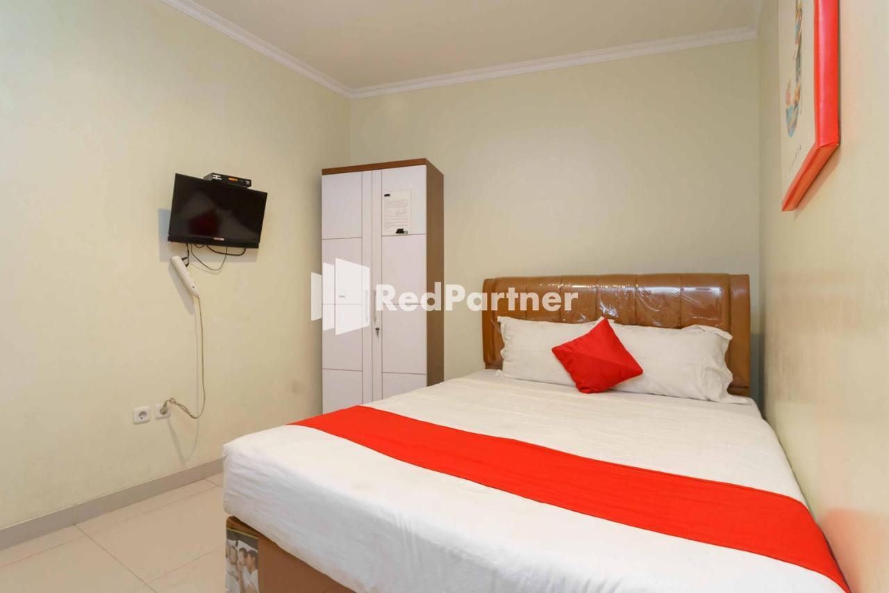 Jo Residence Syariah Redpartner Джакарта Екстериор снимка