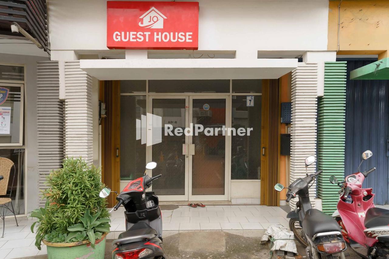 Jo Residence Syariah Redpartner Джакарта Екстериор снимка