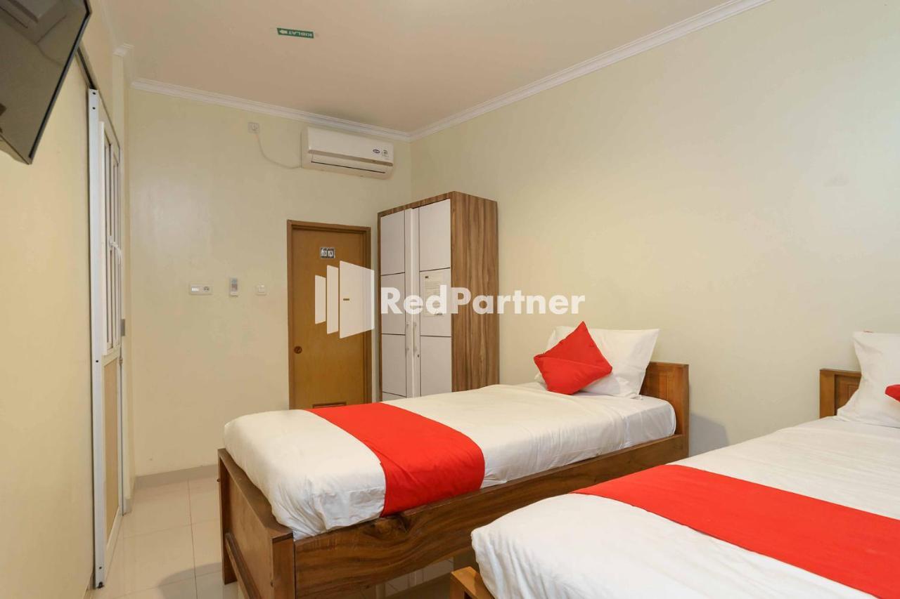 Jo Residence Syariah Redpartner Джакарта Екстериор снимка