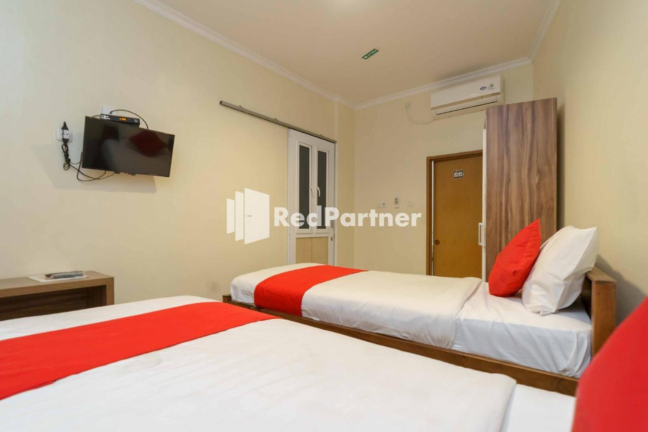 Jo Residence Syariah Redpartner Джакарта Екстериор снимка